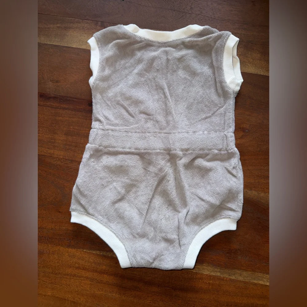 Baby Gap Terry romper‎ 0-3m